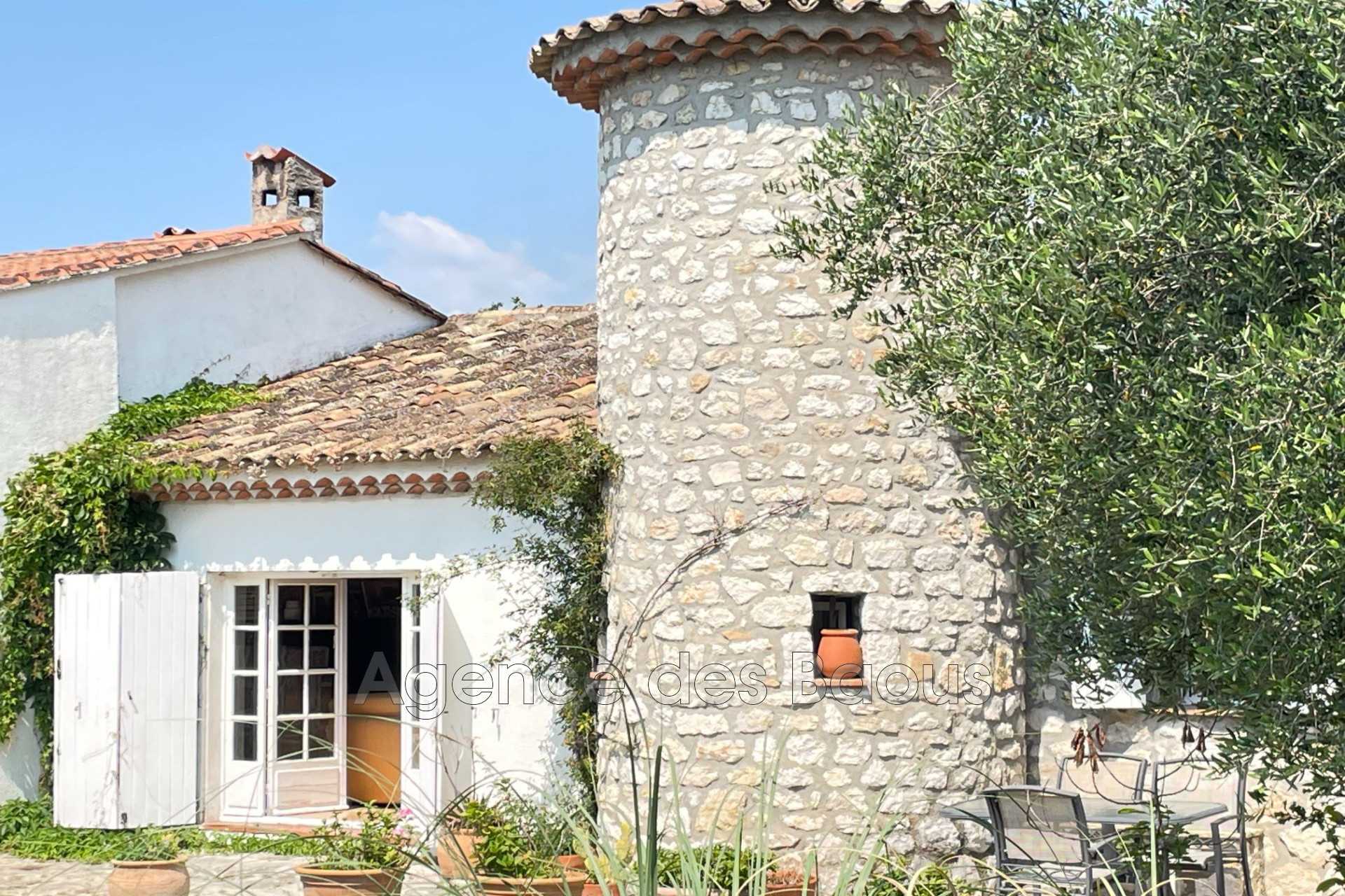 Huis in La Gaude, Provence-Alpes-Côte d'Azur 12303453