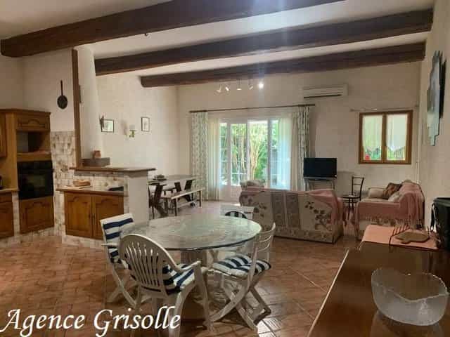 Huis in Besse-sur-Issole, Provence-Alpes-Côte d'Azur 12304479