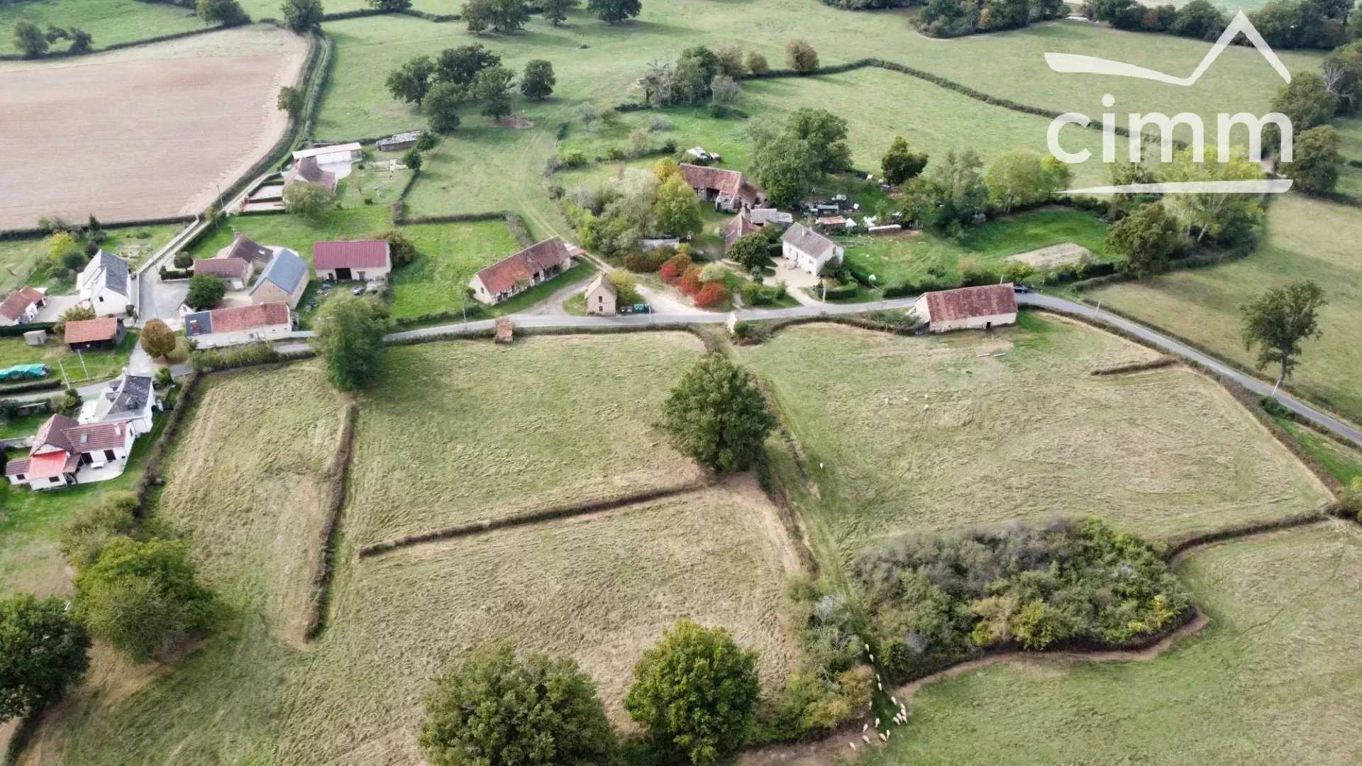 Tanah dalam Saligny-sur-Roudon, Auvergne-Rhone-Alpes 12304486