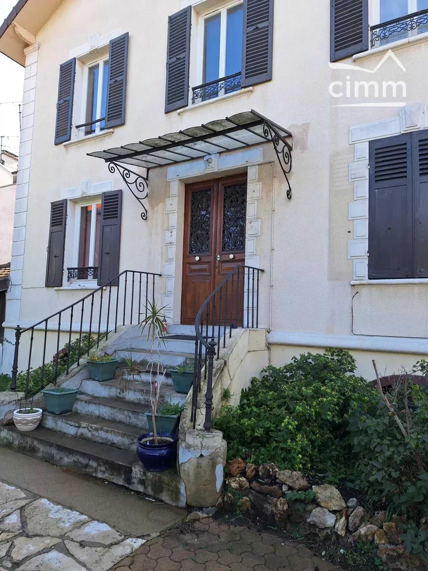 House in Le Raincy, Seine-Saint-Denis 12304533