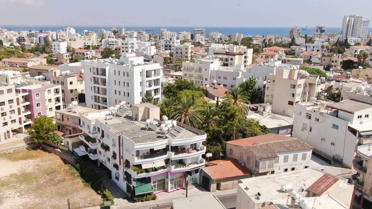 Detailhandel i Larnaca, Larnaka 12305090