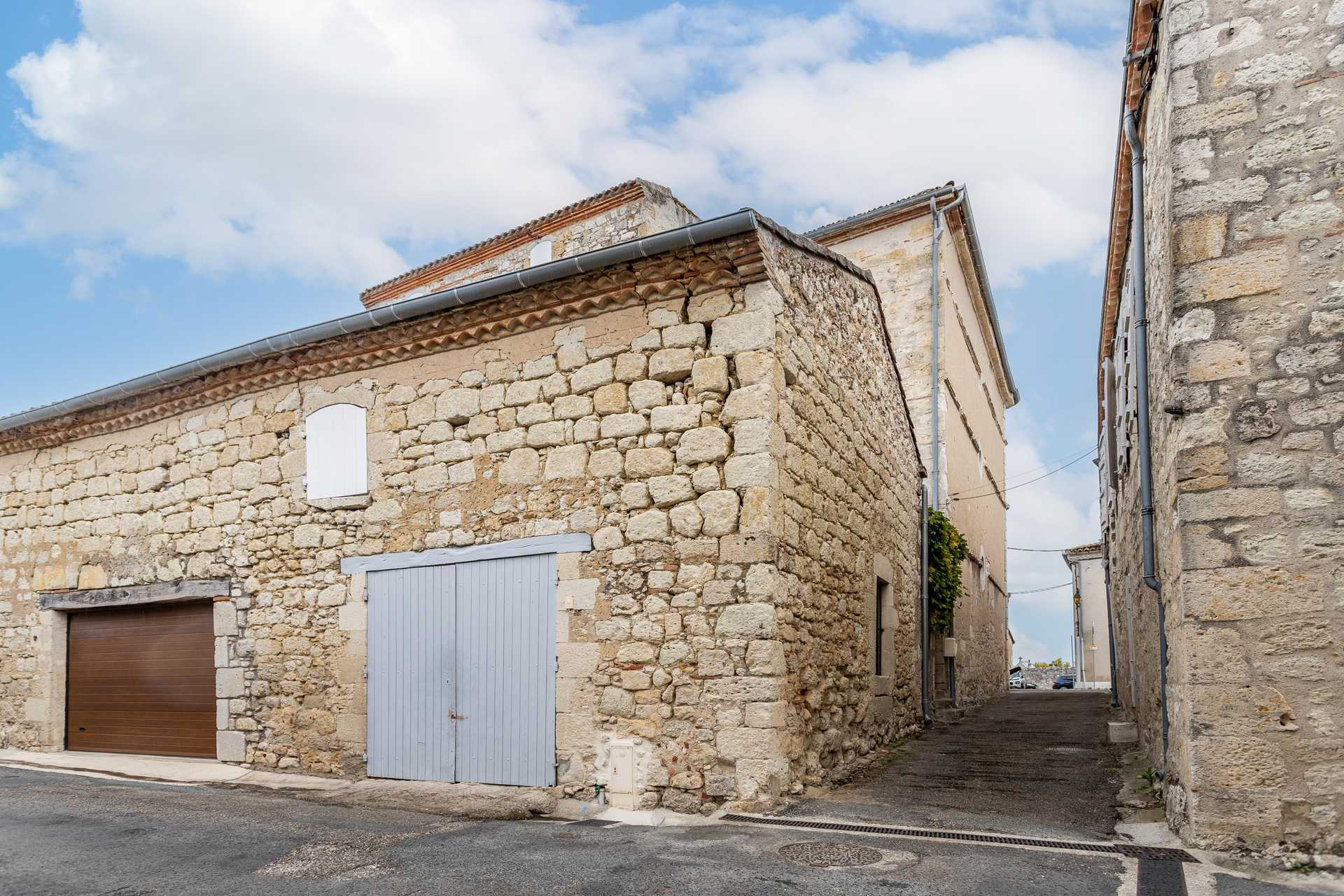 房子 在 Puymirol, Nouvelle-Aquitaine 12305785