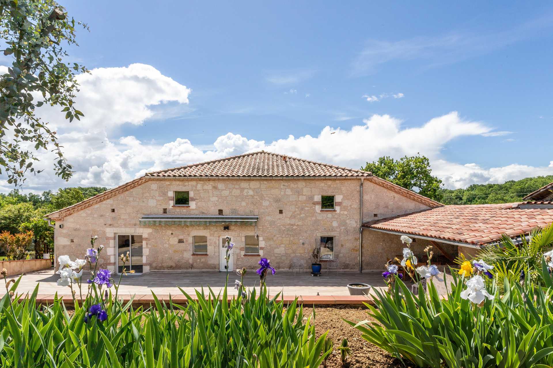 Будинок в Castelsagrat, Occitanie 12305812