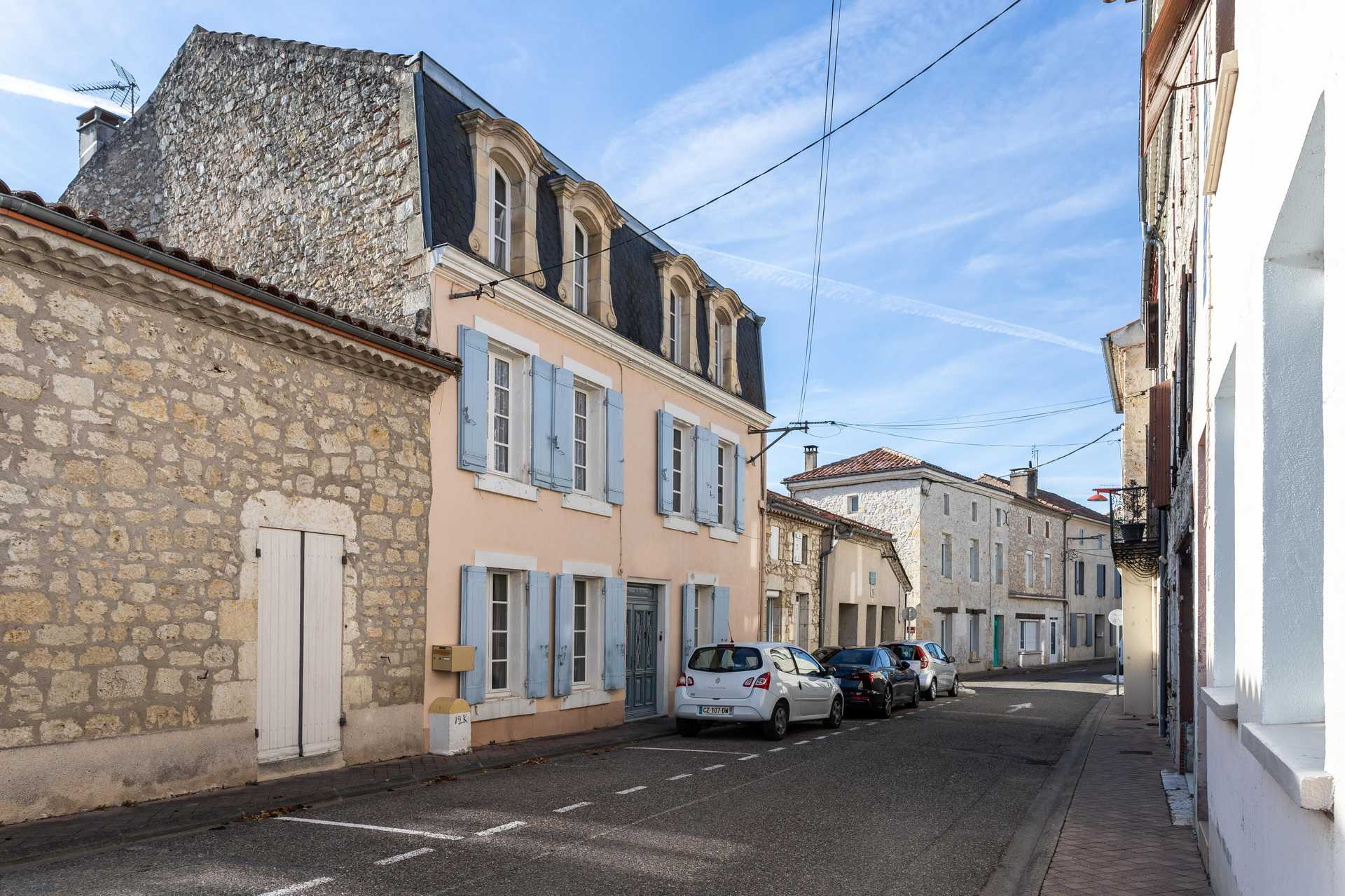 Hus i Laroque-Timbaut, Nouvelle-Aquitaine 12305815