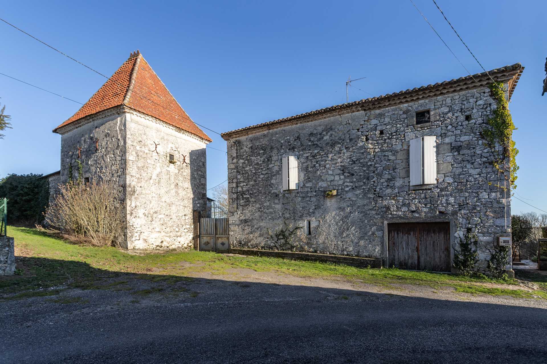 жилой дом в Bourg-de-Visa, Occitanie 12305829