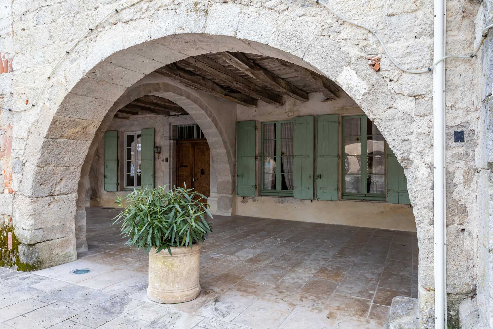 жилой дом в Castelsagrat, Occitanie 12305839