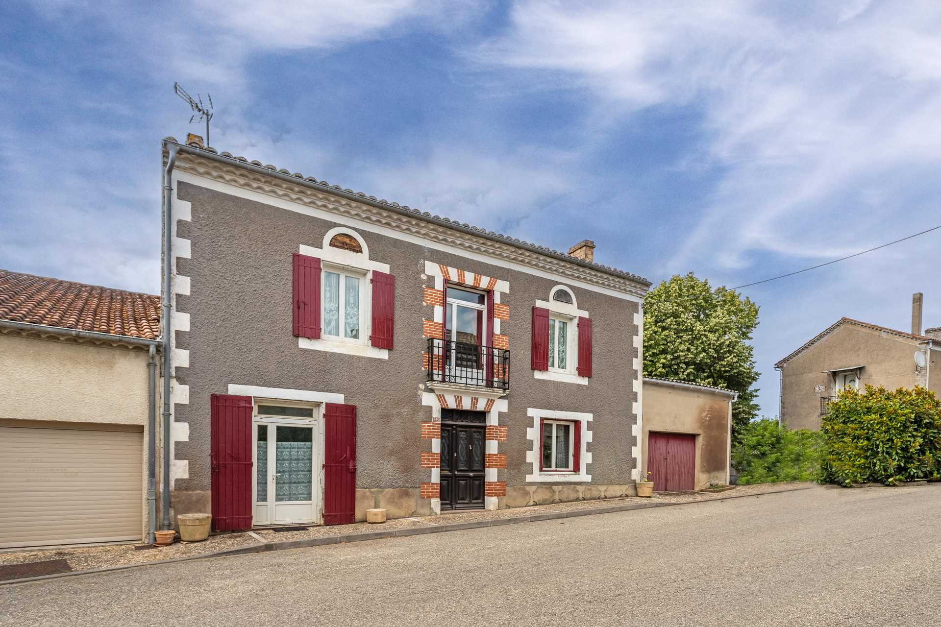 Rumah di Bourg-de-Visa, Occitanie 12305843