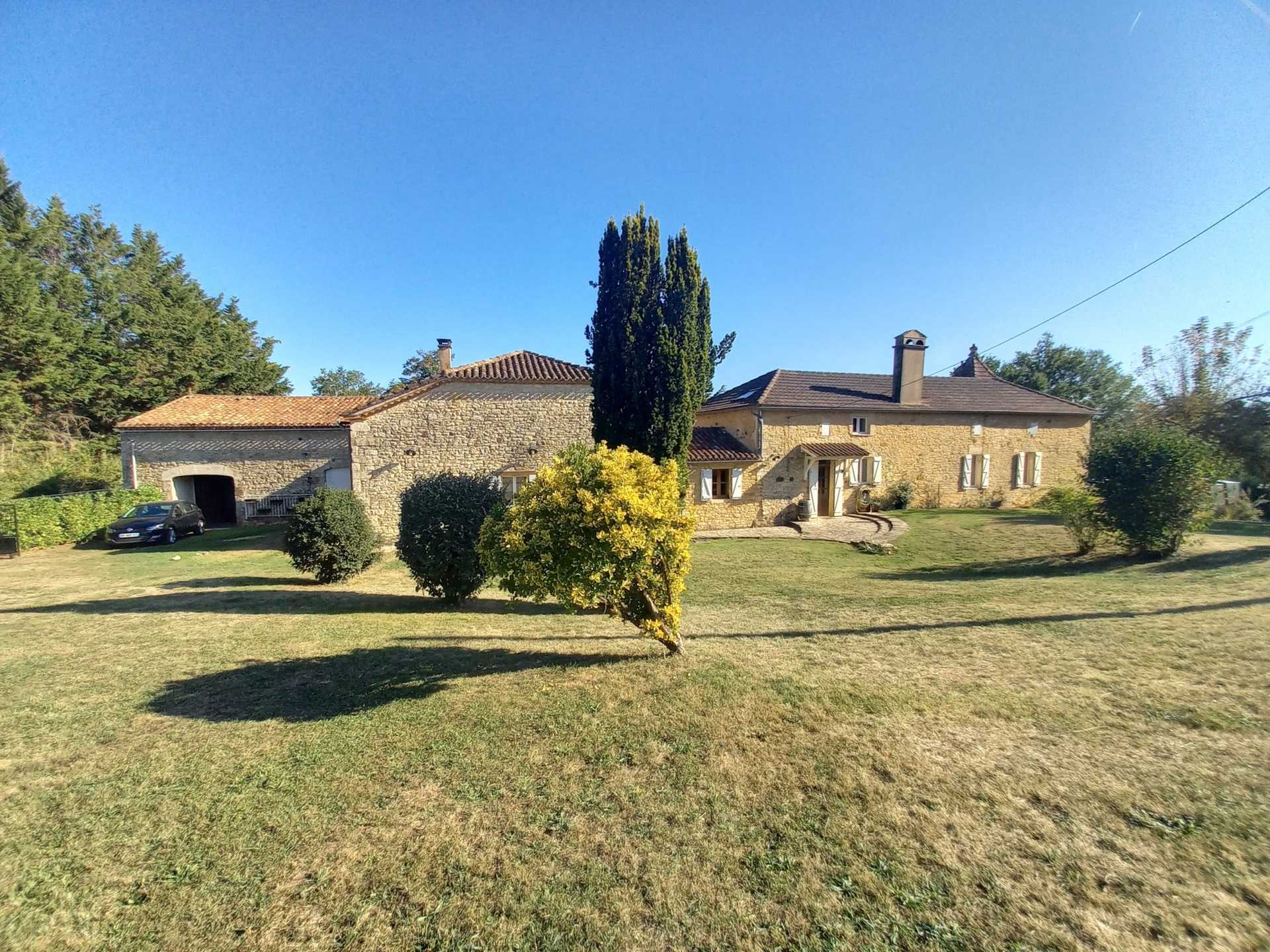 σπίτι σε Lacapelle-Biron, Nouvelle-Aquitaine 12305917