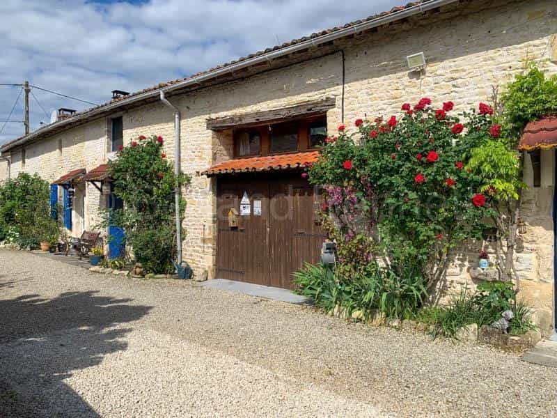 Hus i Chef-Boutonne, Nouvelle-Aquitaine 12305970