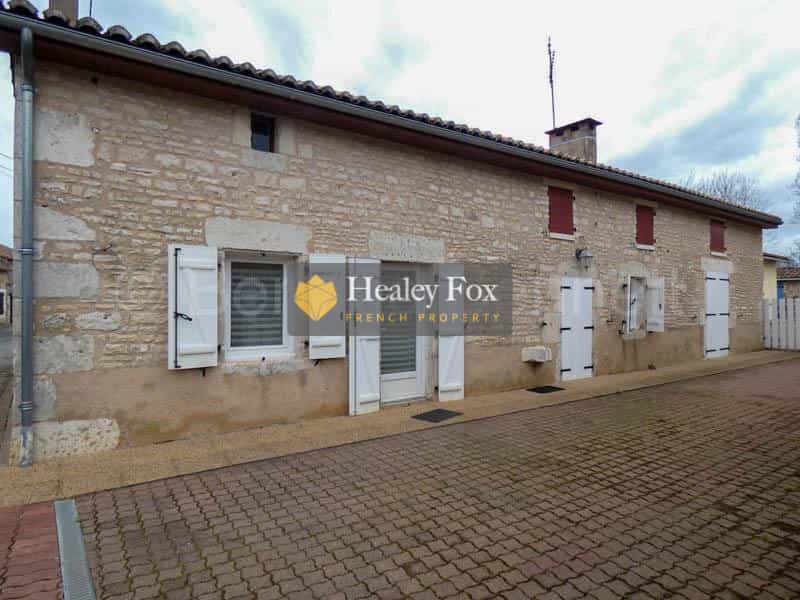 House in Payroux, Nouvelle-Aquitaine 12305986