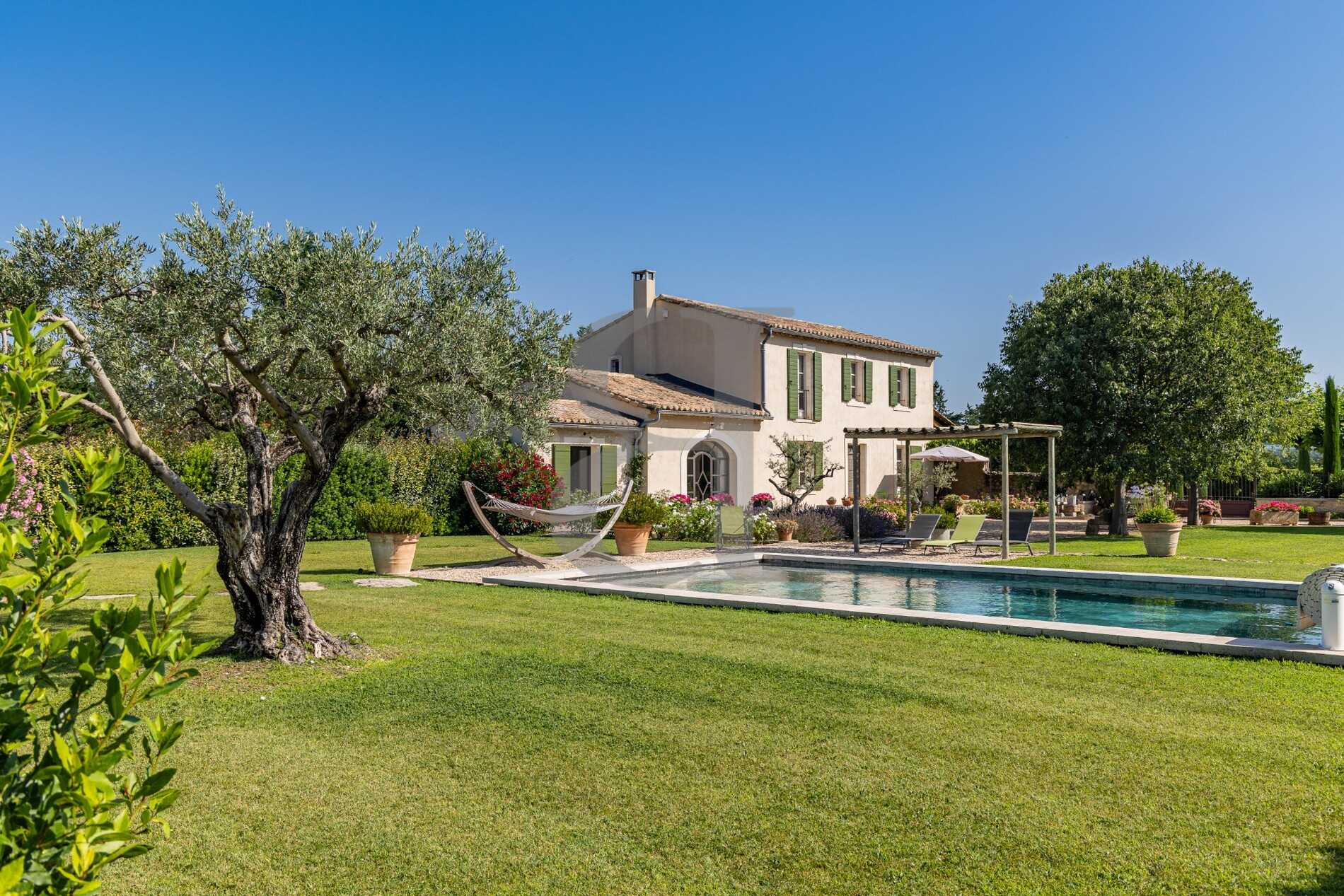 Haus im L'Isle-sur-la-Sorgue, Provence-Alpes-Côte d'Azur 12306154