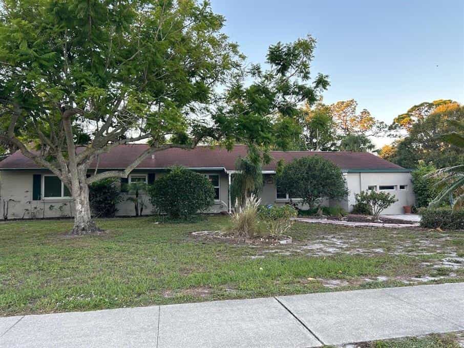 Hus i Whitfield Estates, Florida 12307176