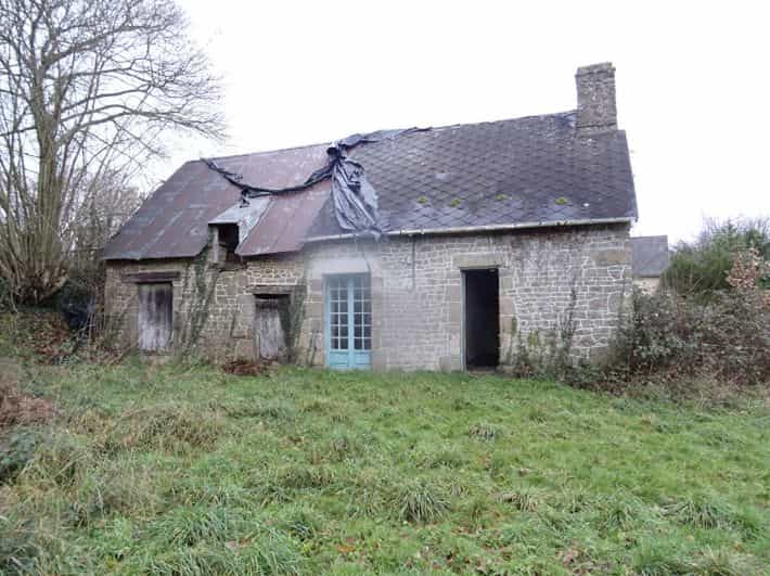 Hus i Saint-Symphorien-des-Monts, Normandie 12307512