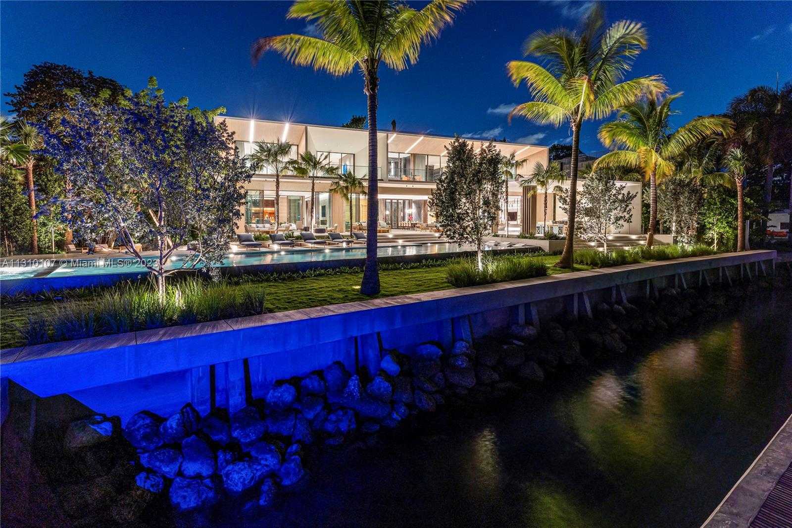 House in Miami Beach, Florida 12307860