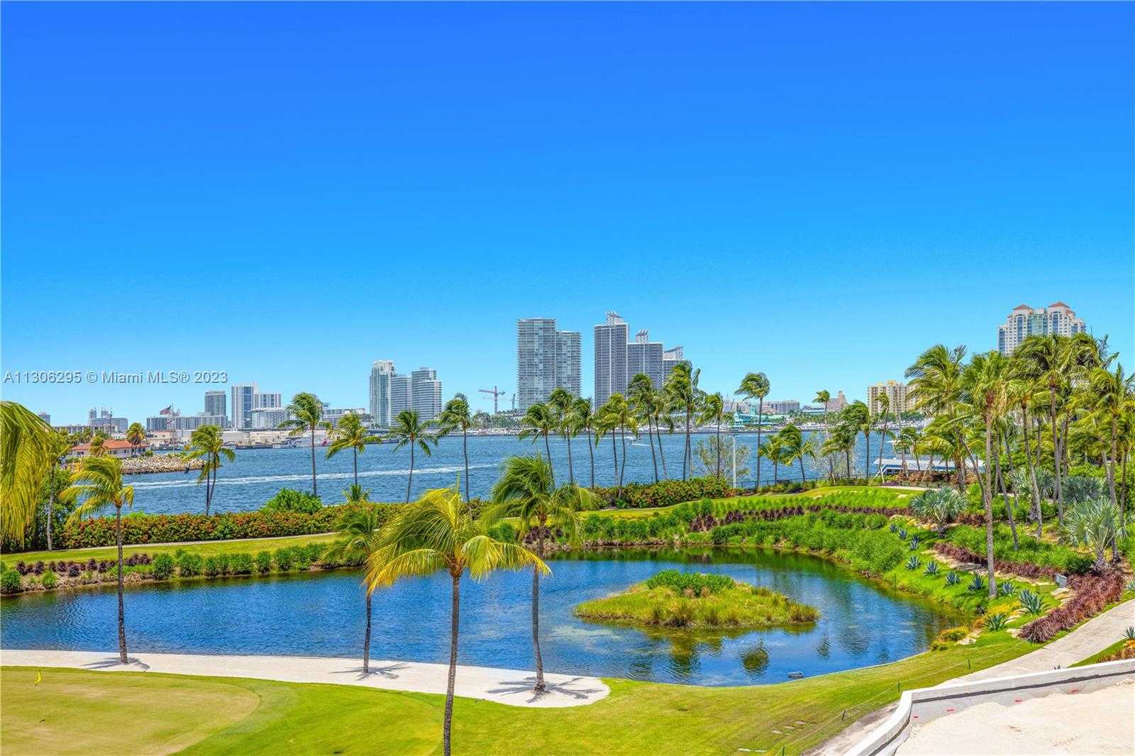 Rumah di pantai Miami, Florida 12307874
