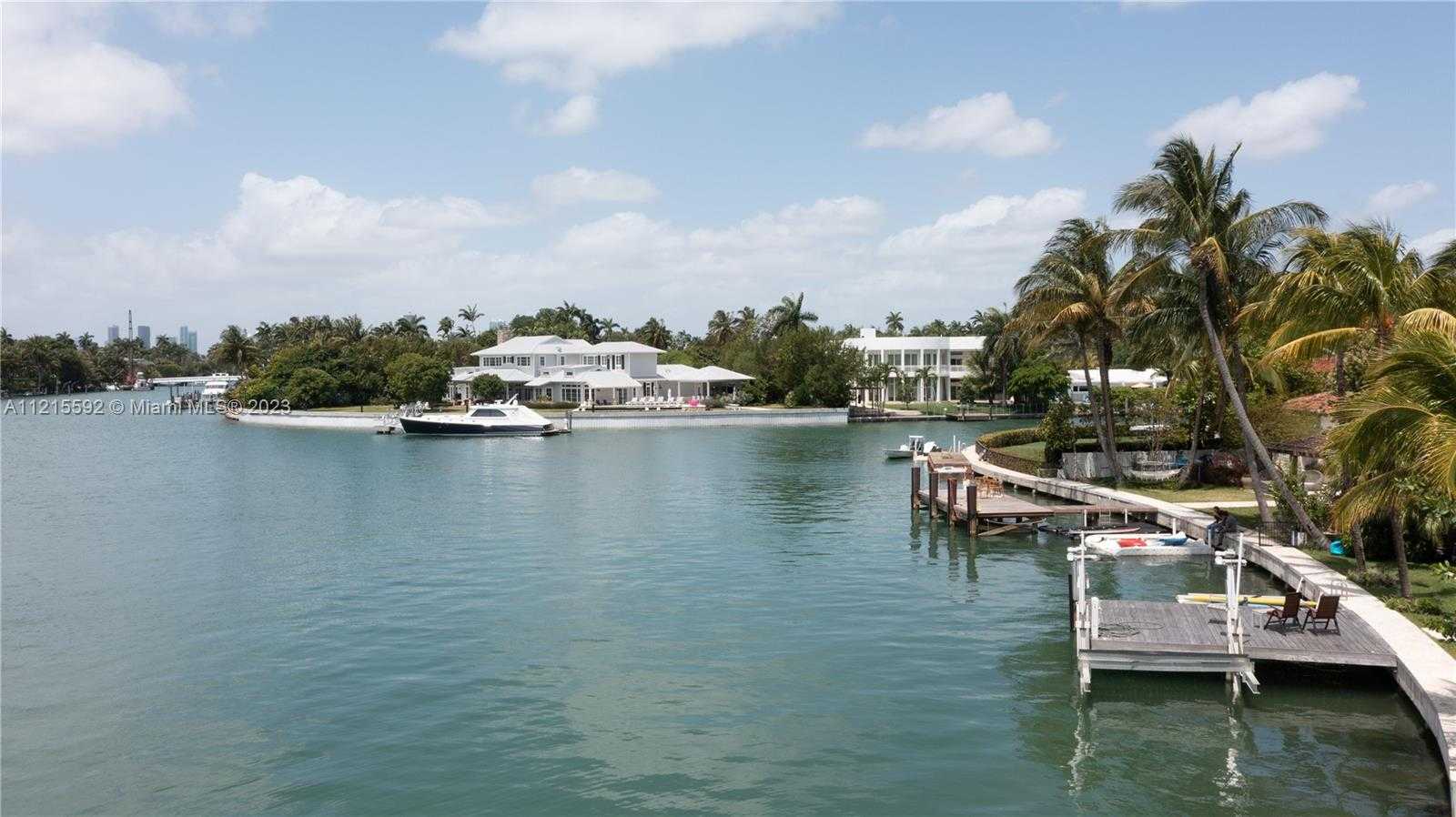 Rumah di pantai Miami, Florida 12307891