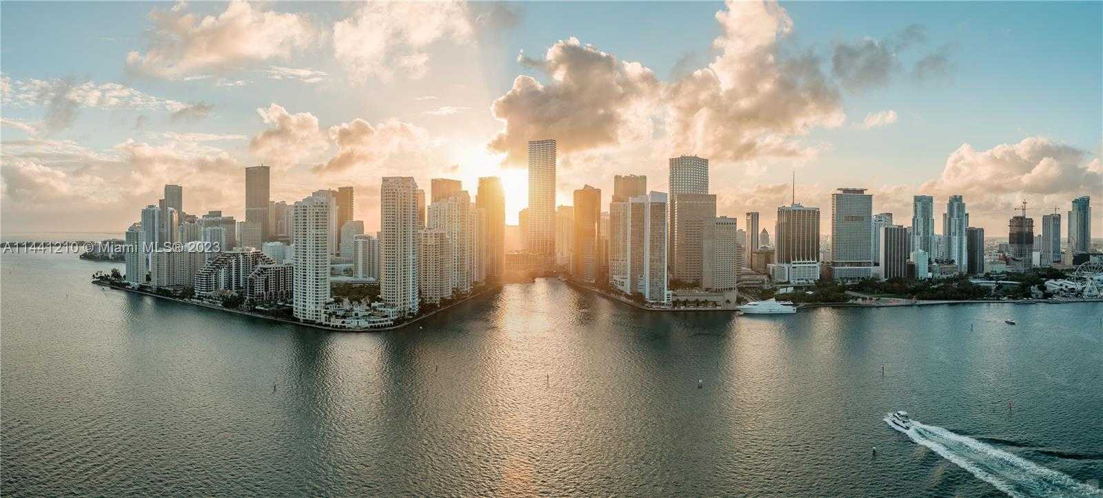 rumah dalam Miami, Florida 12307898