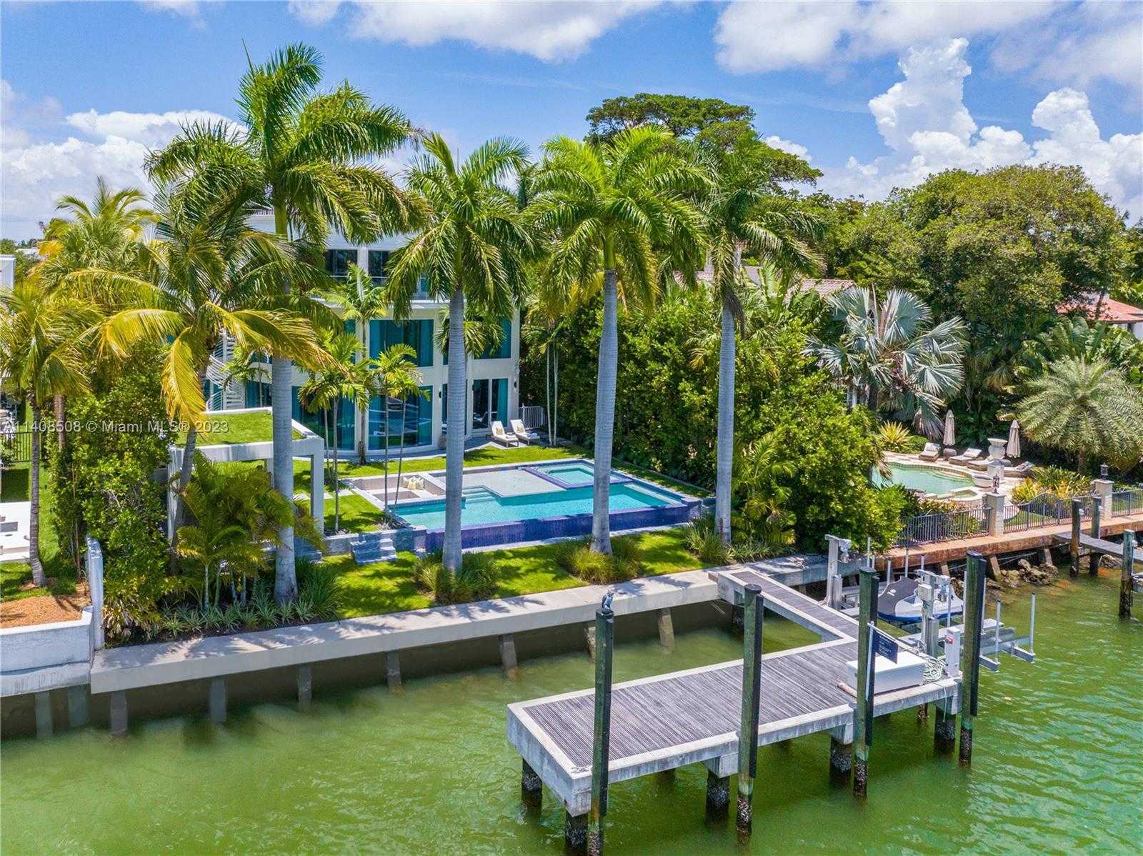 rumah dalam Pantai Miami, Florida 12307904