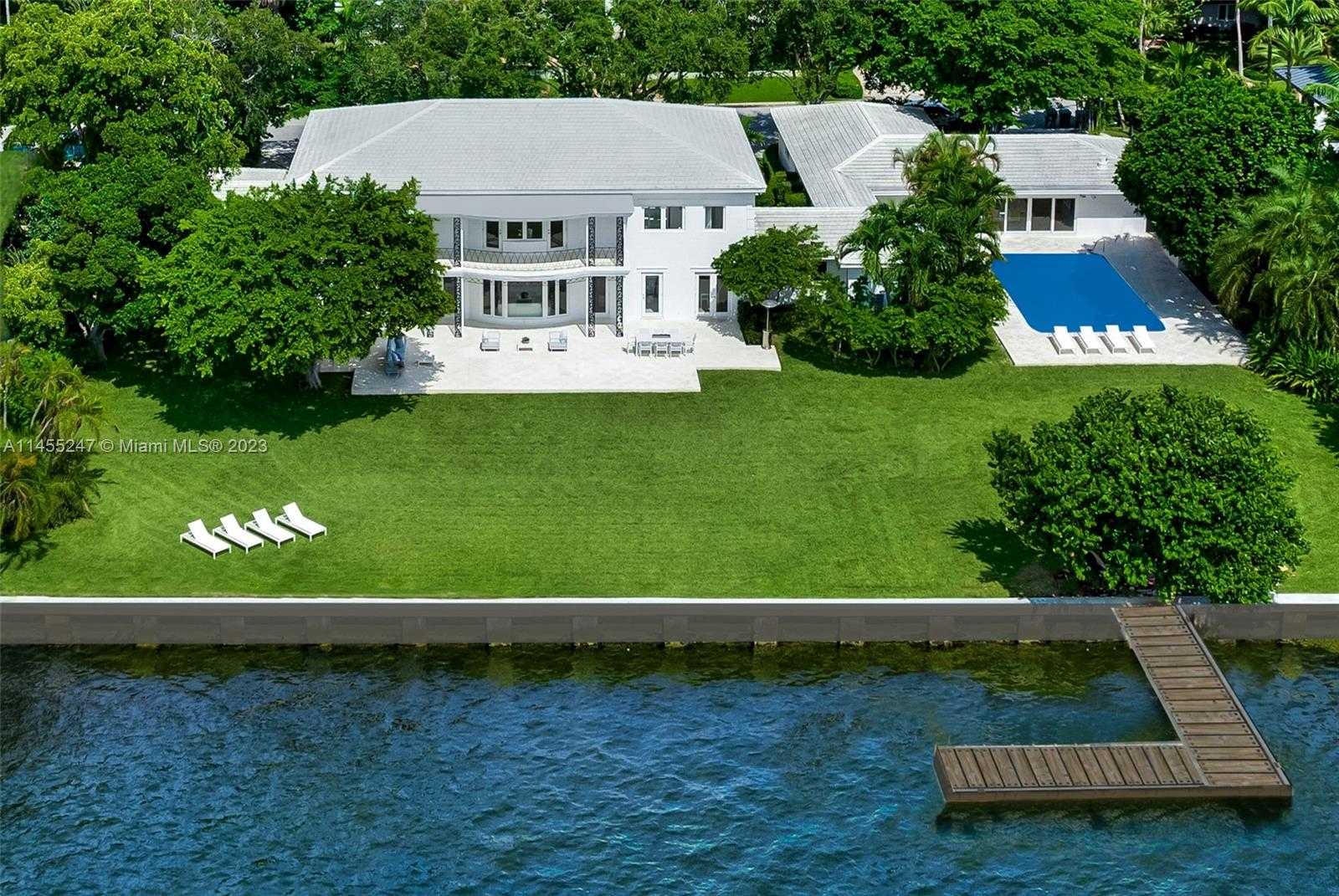 House in Miami, Florida 12307905