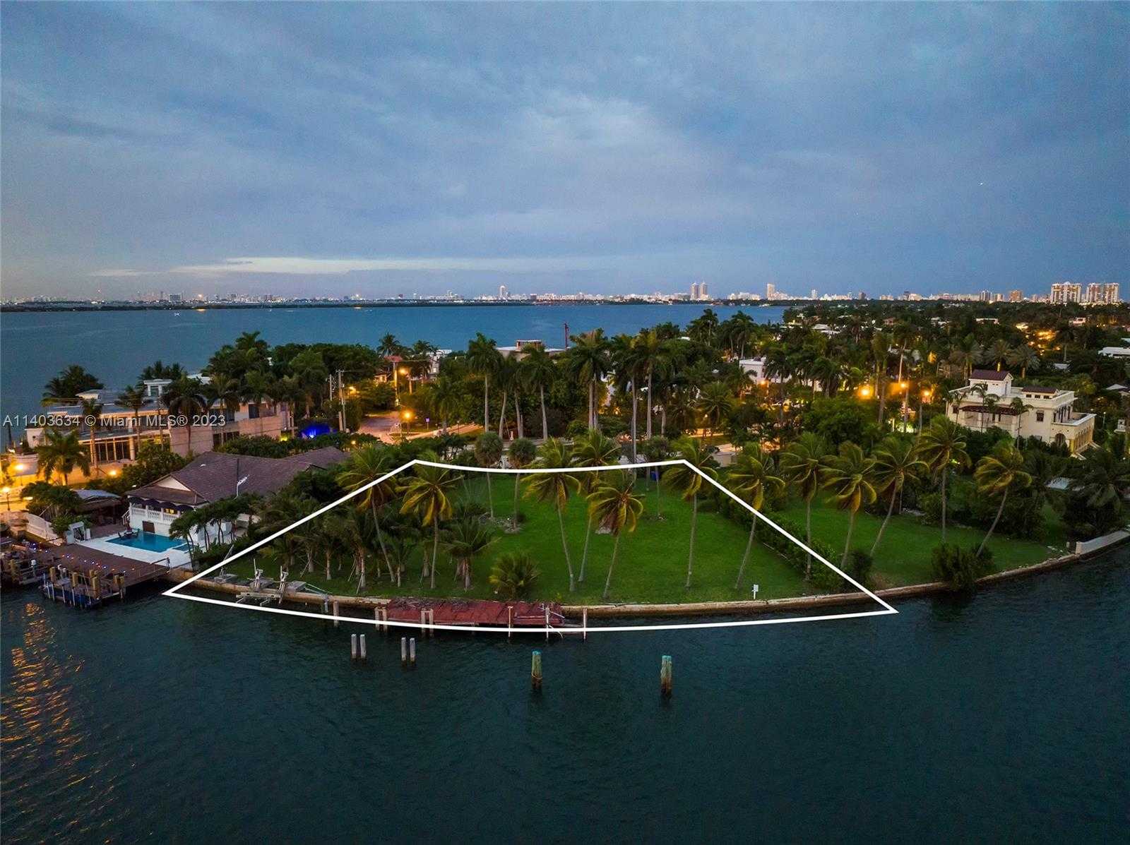 жилой дом в Miami Beach, Florida 12307927