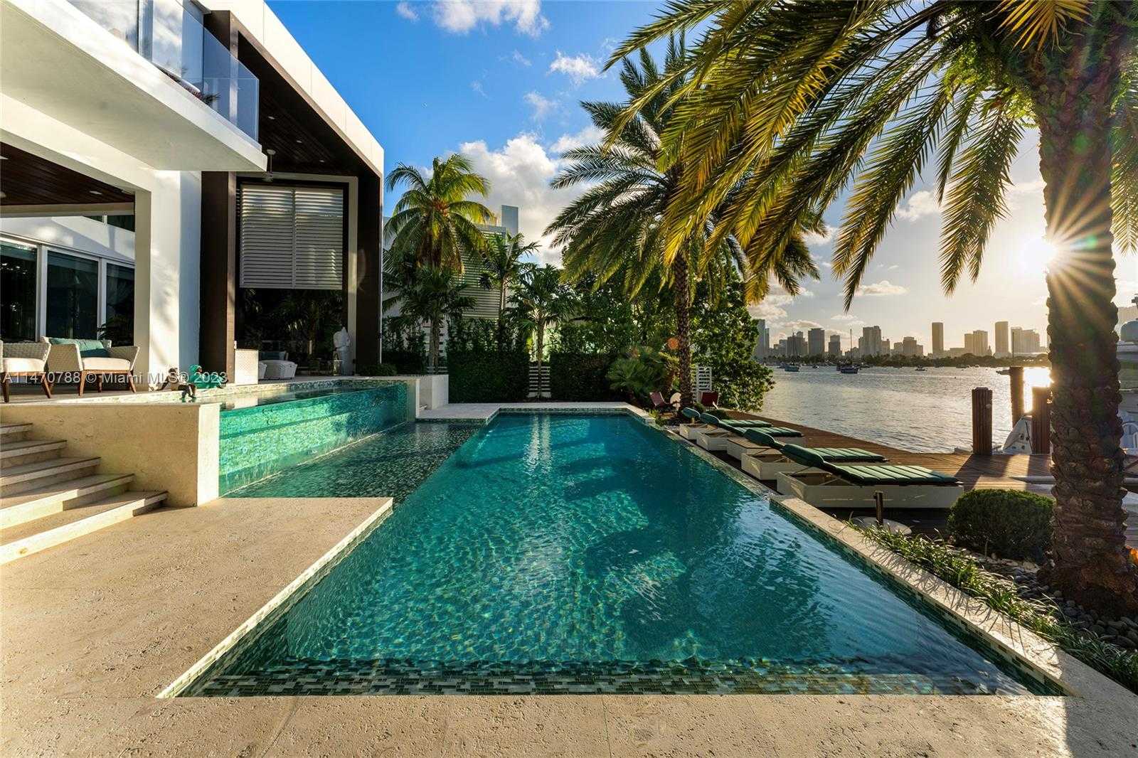 房子 在 Miami Beach, Florida 12307931