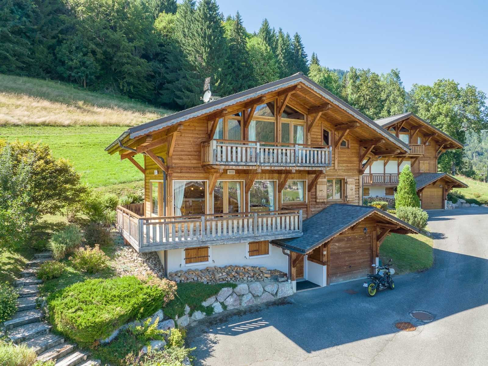 House in Essert-Romand, Auvergne-Rhone-Alpes 12307941
