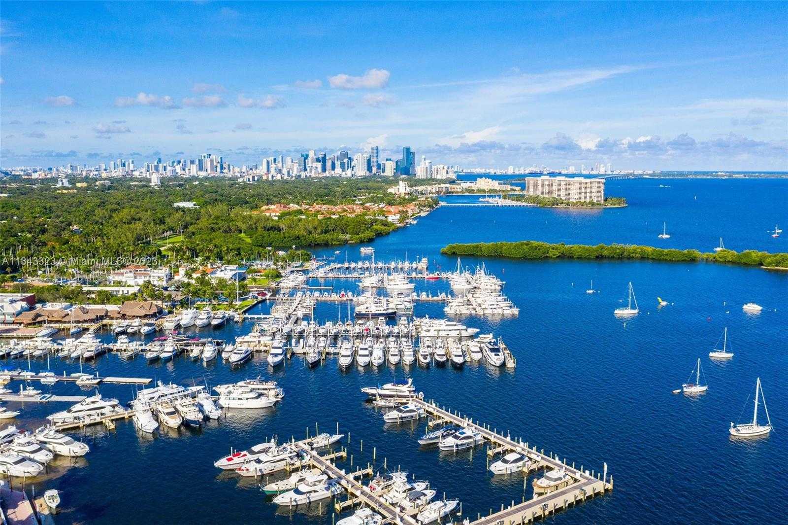 Condominium in Miami, Florida 12307946