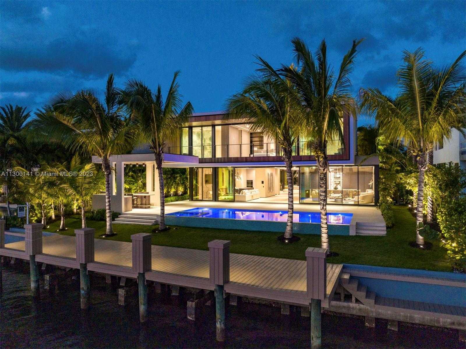 House in Bay Harbor Islands, Florida 12307954
