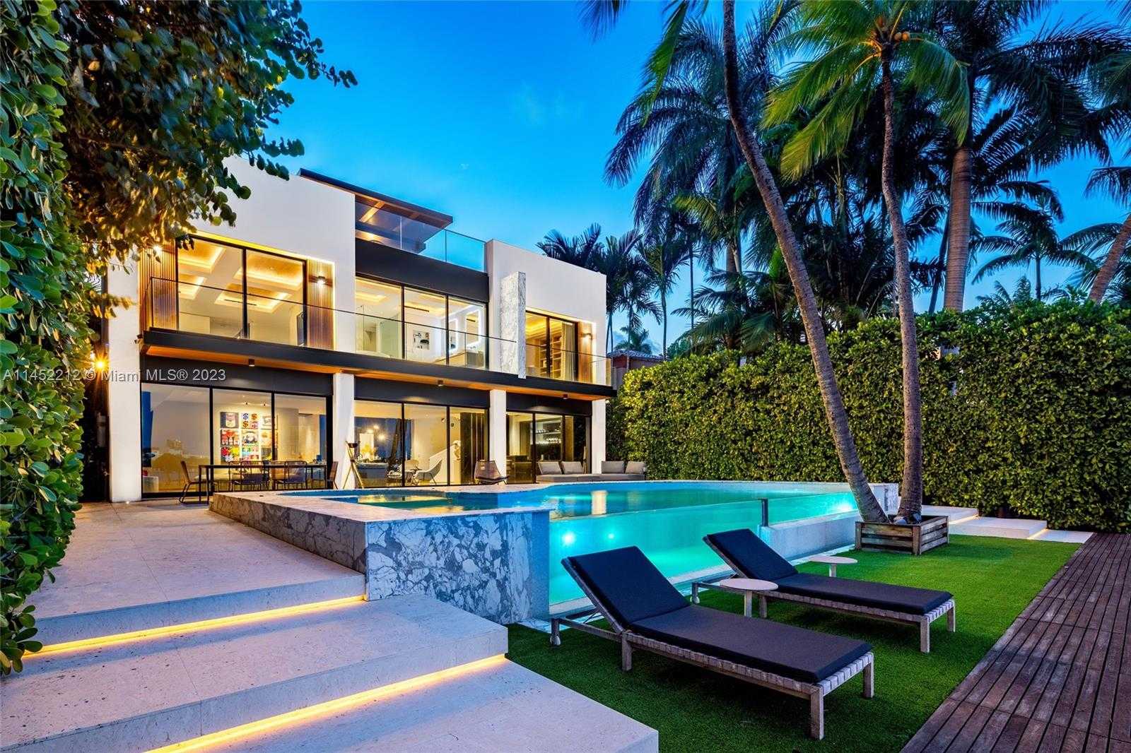 жилой дом в пляж Майами, Флорида 12307964