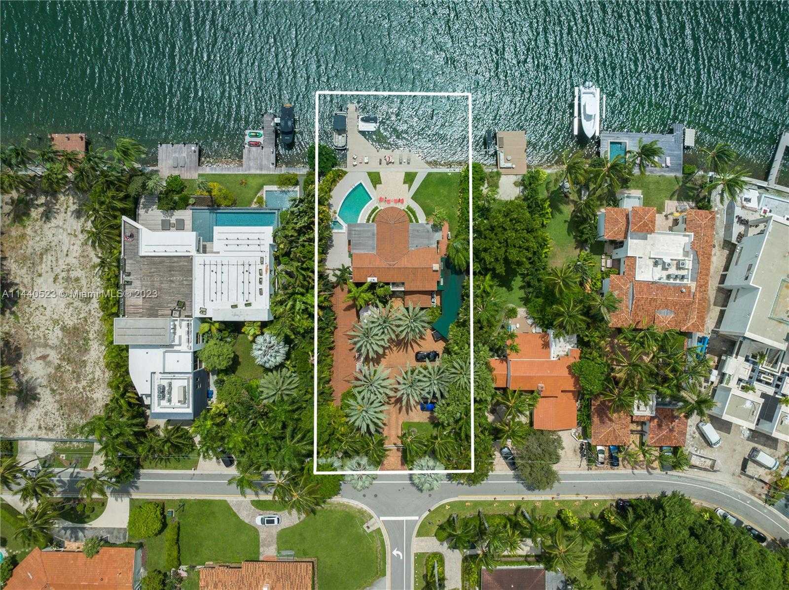жилой дом в пляж Майами, Флорида 12307970