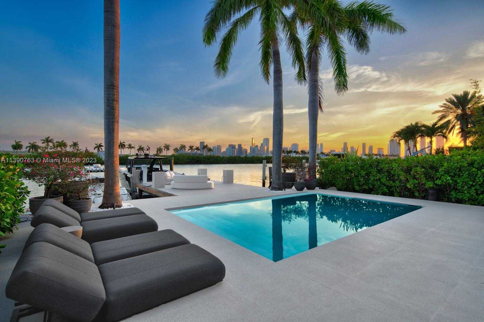 casa no Praia de Miami, Flórida 12308005