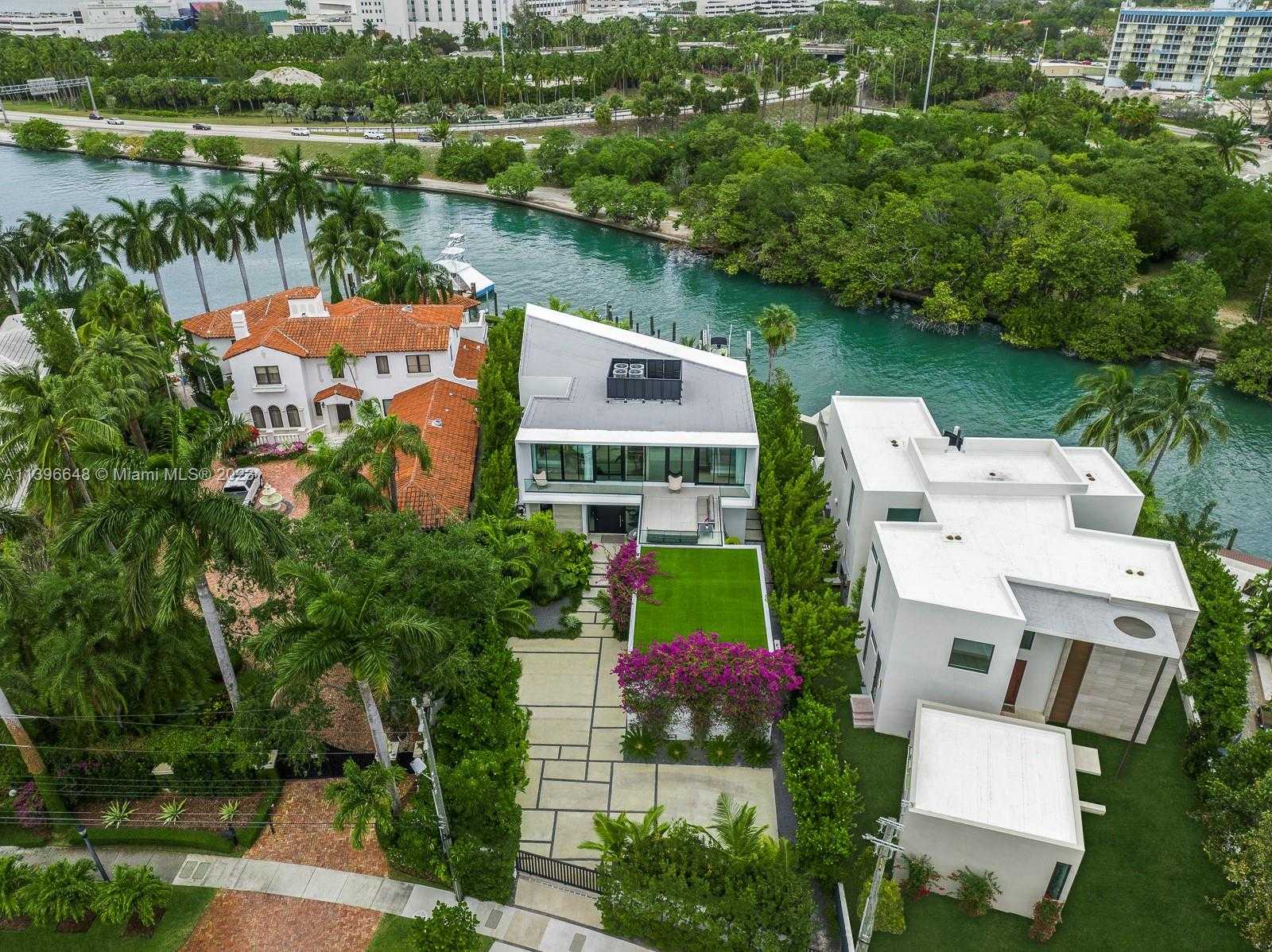 بيت في Miami Beach, Florida 12308008