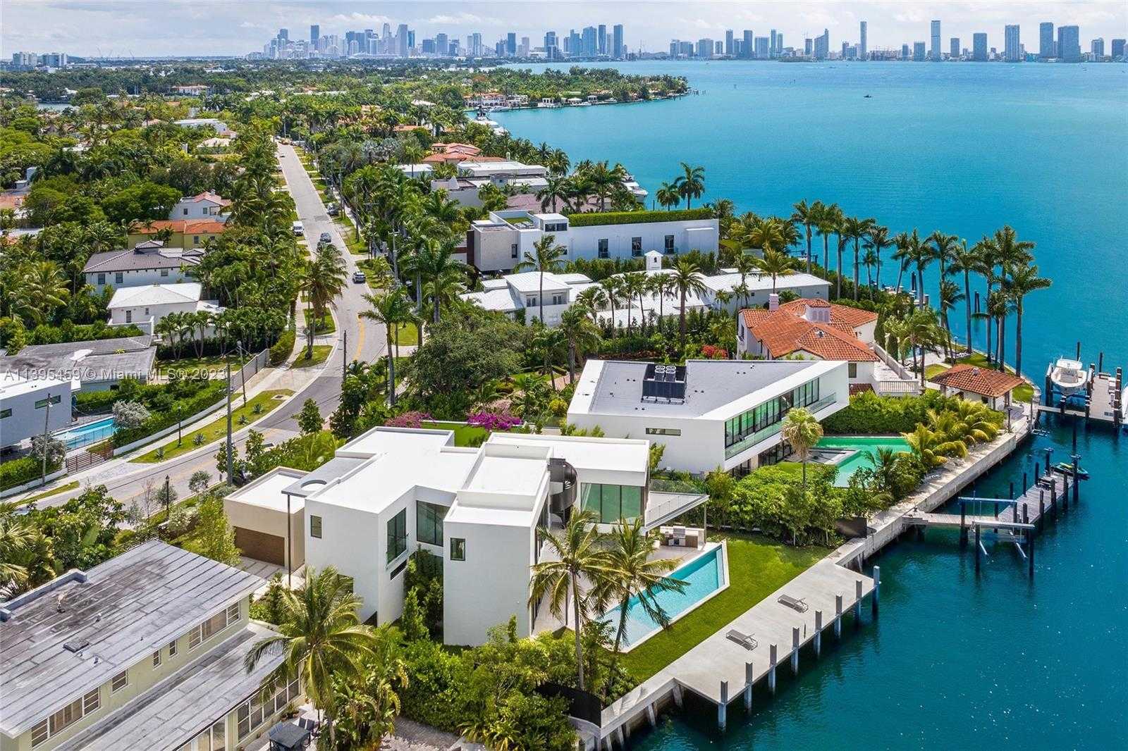 Rumah di pantai Miami, Florida 12308019