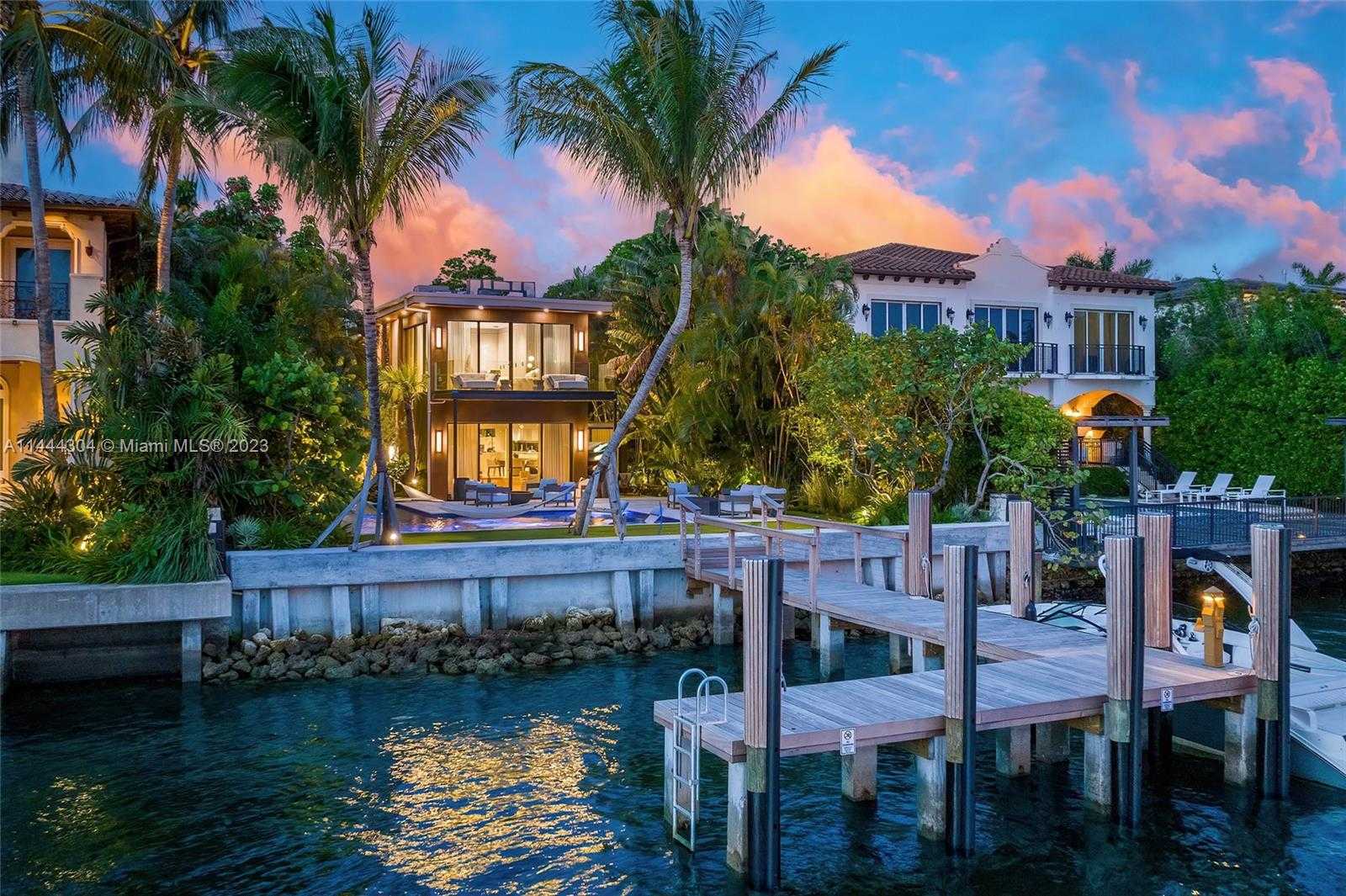 Rumah di pantai Miami, Florida 12308021