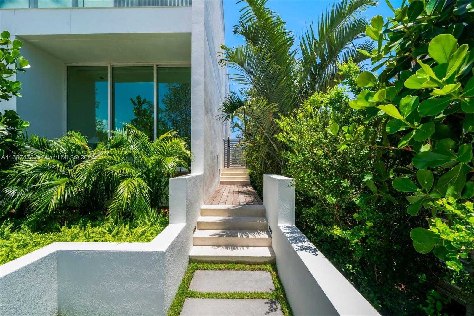 casa no Praia de Miami, Flórida 12308026
