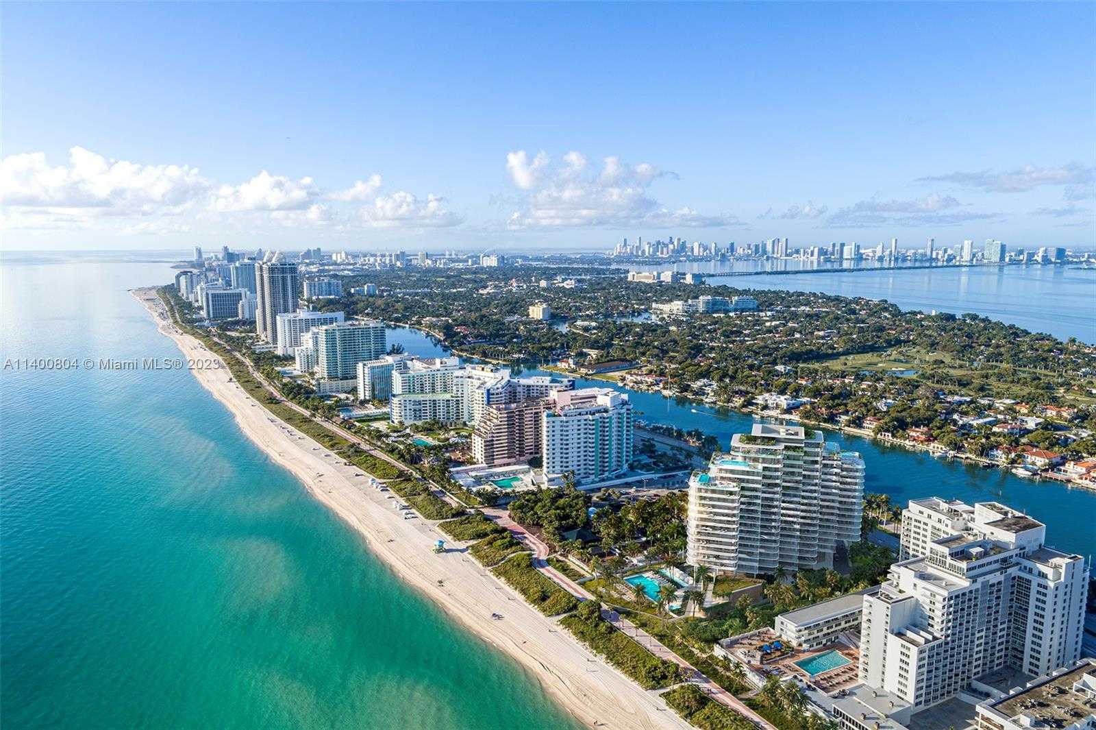 Kondominium di pantai Miami, Florida 12308027