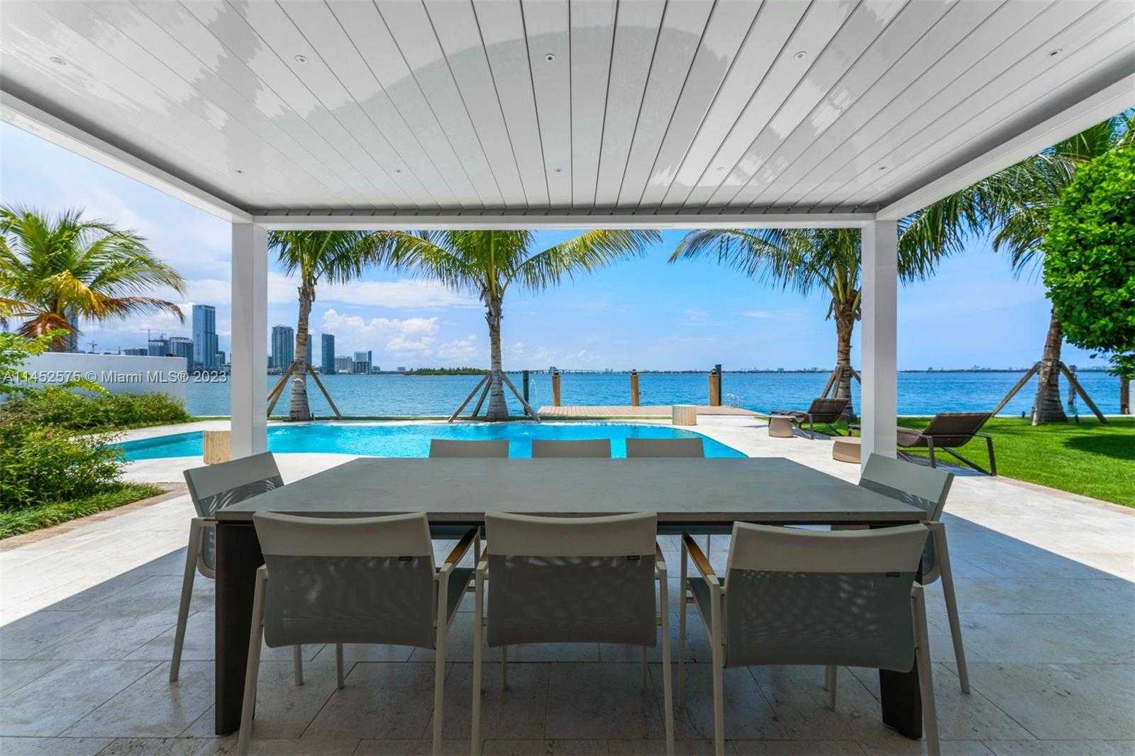 بيت في Miami Beach, Florida 12308040