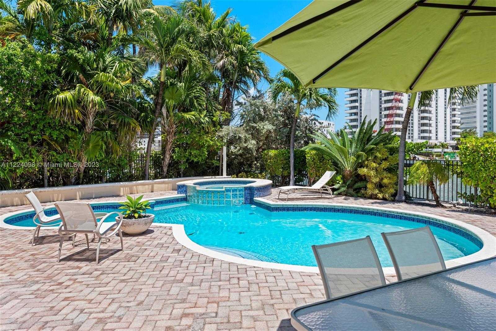 Rumah di Miami Beach, Florida 12308065