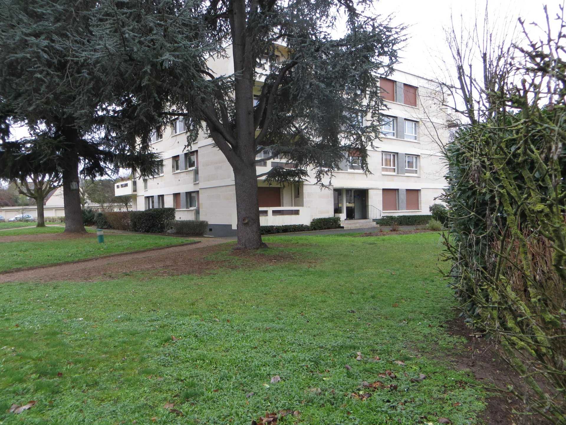 Condominium dans Montesson, Ile de France 12308170