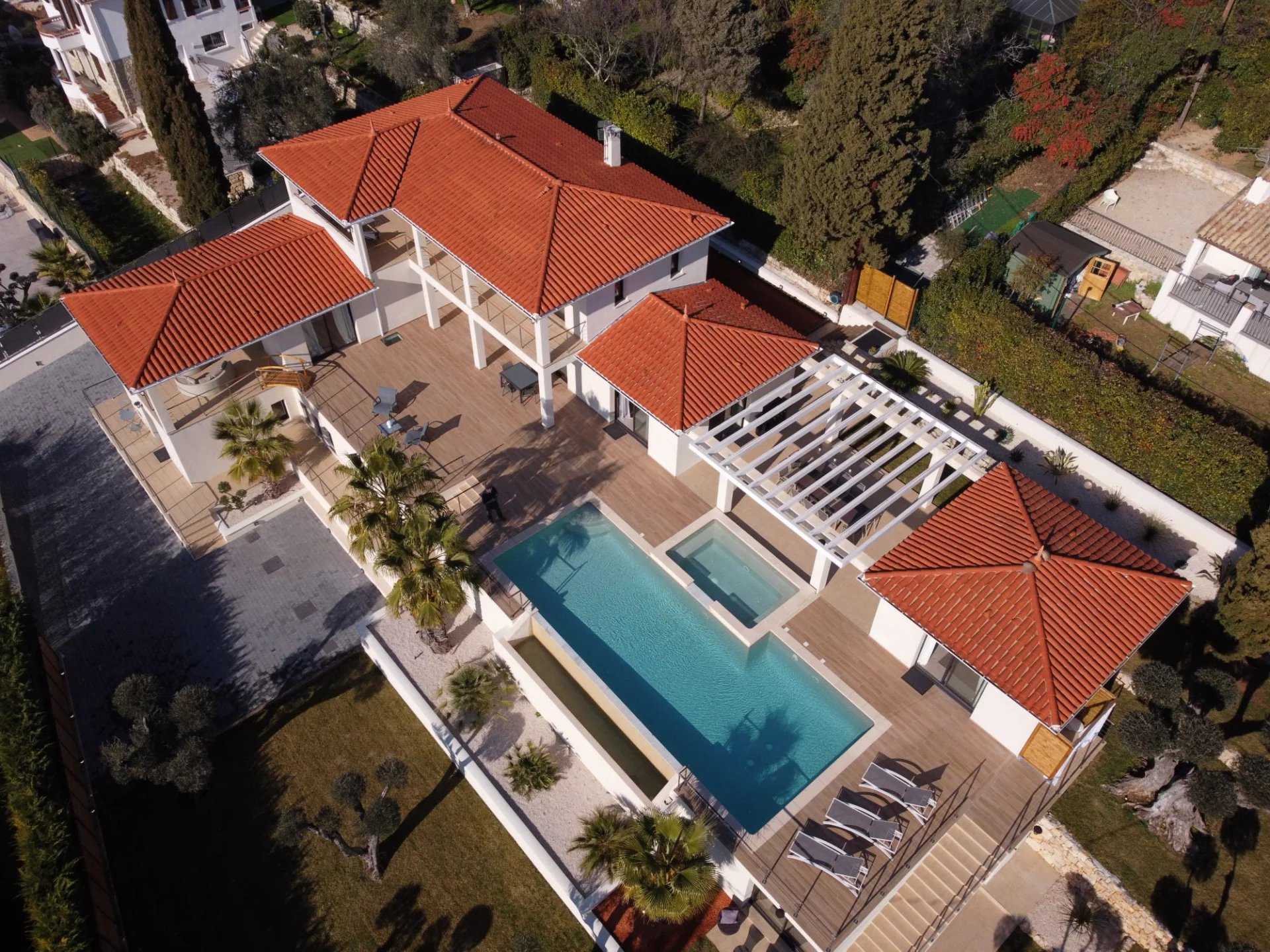 Huis in Chateauneuf-Grasse, Provence-Alpes-Côte d'Azur 12308359