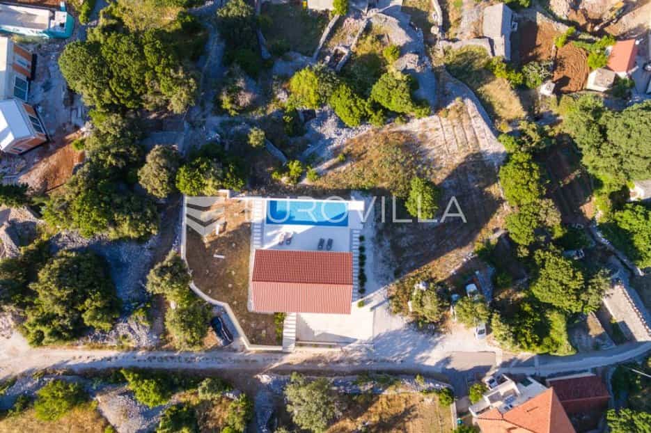 House in Škrip, Splitsko-dalmatinska županija 12309319