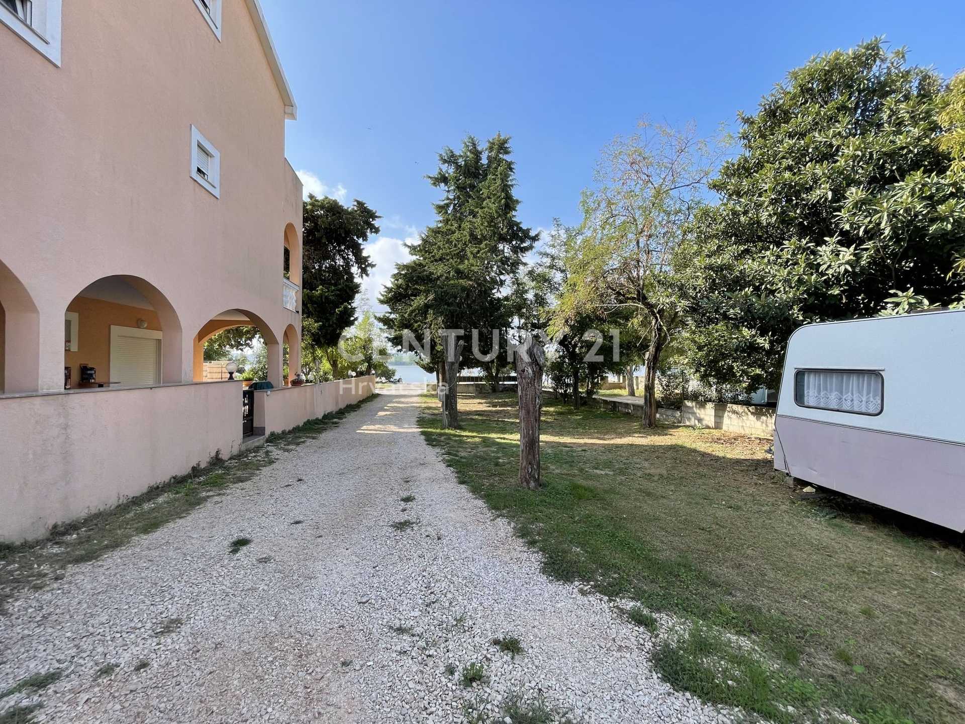 House in Sveti Filip i Jakov, Zadarska županija 12309343