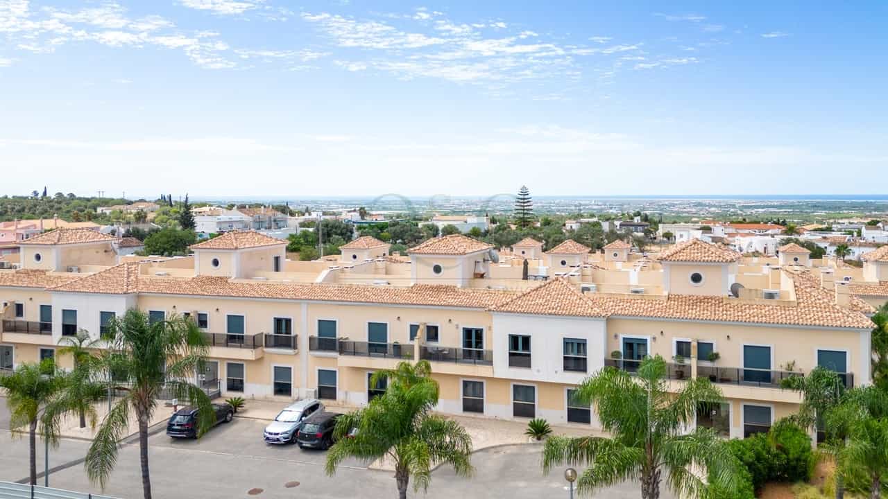 Condominio en Santa Barbara de Nexe, Faro 12310102
