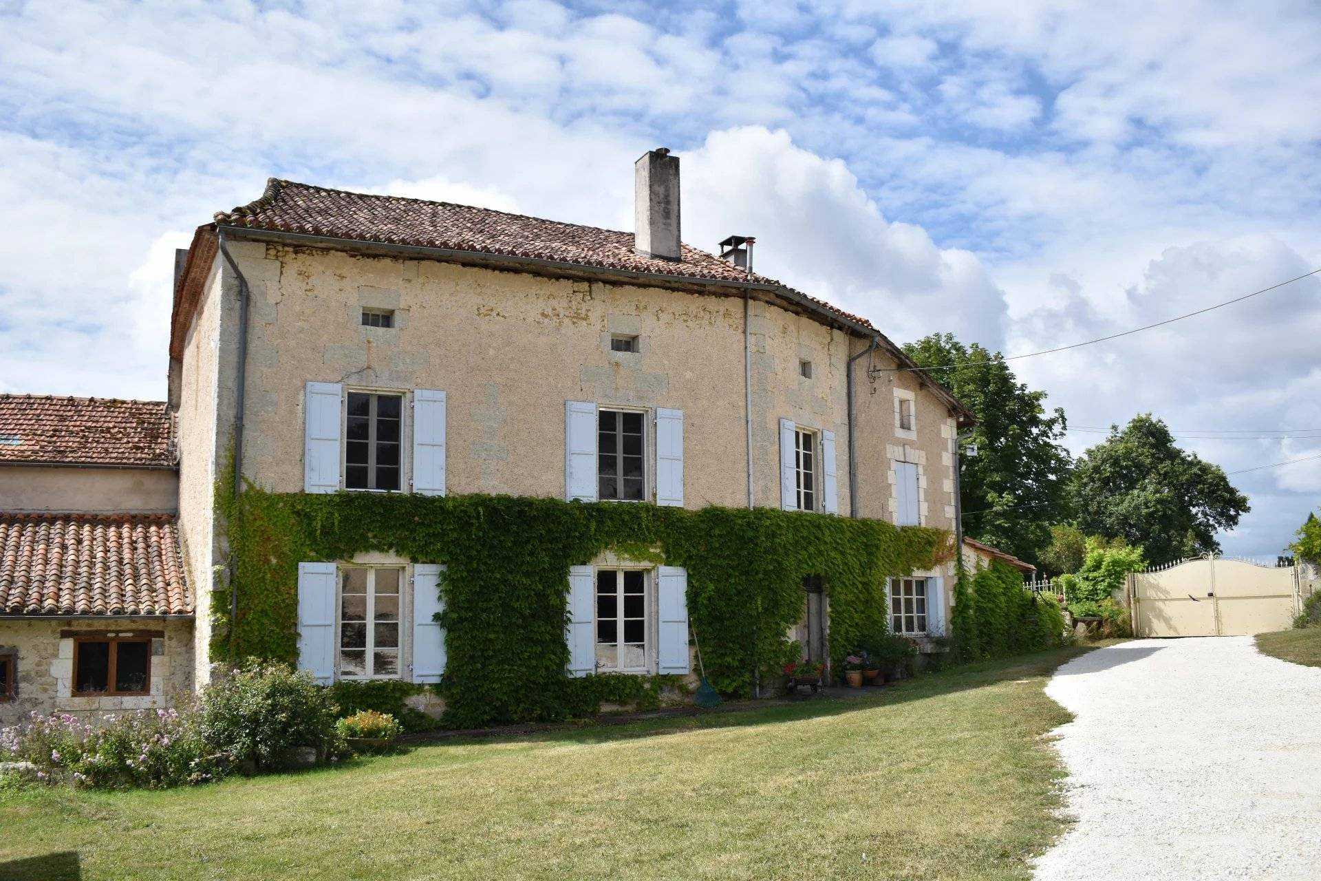 Rumah di Pillac, Nouvelle-Aquitaine 12310649