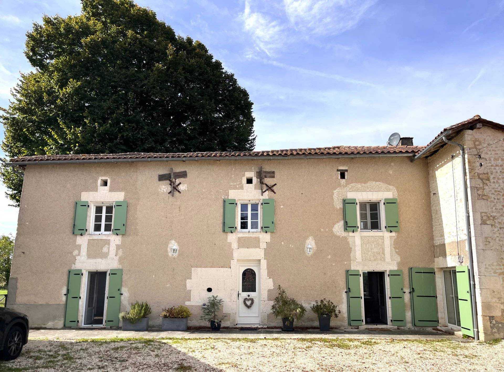 Hus i Montmoreau, Nouvelle-Aquitaine 12310651