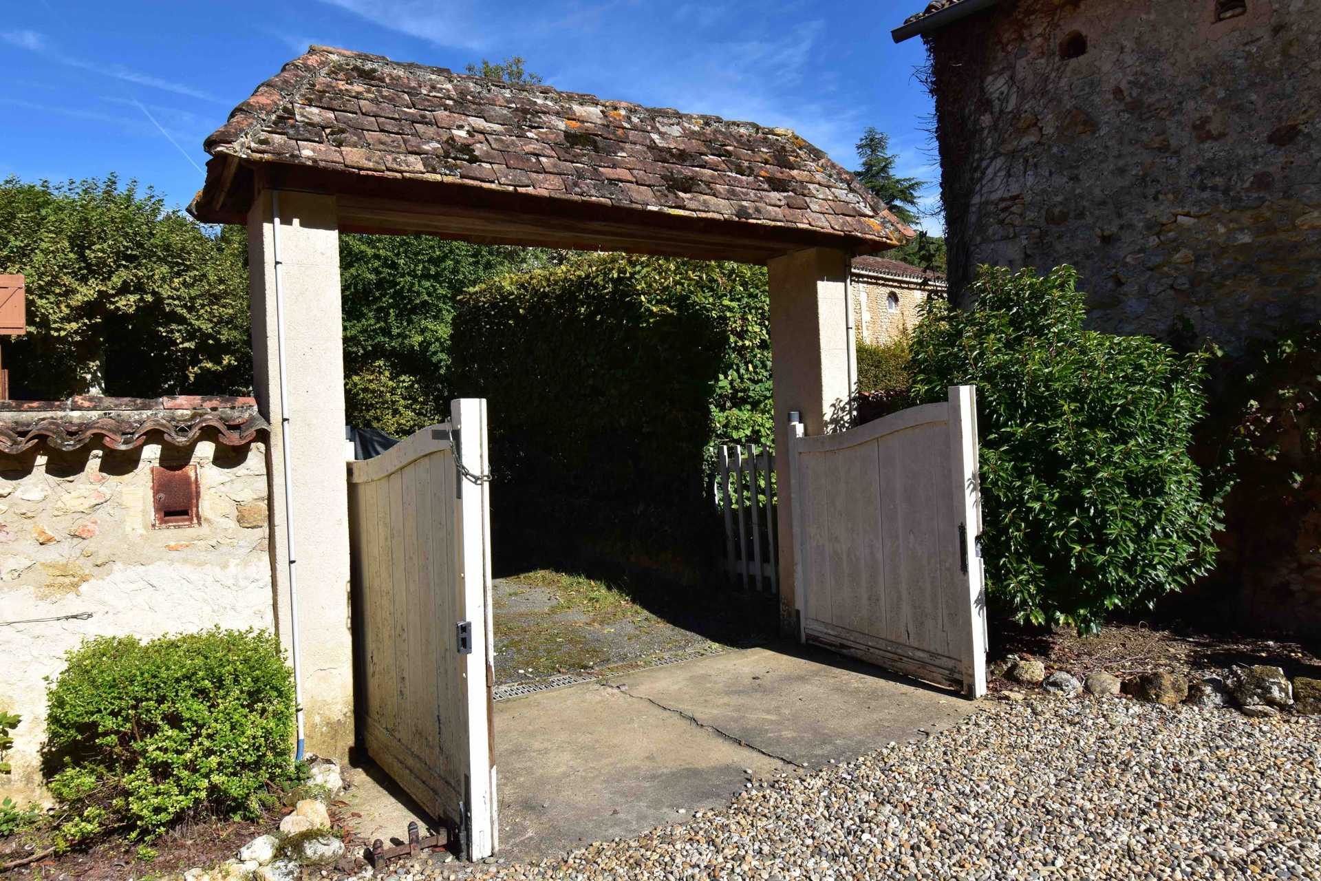 жилой дом в Saint-Hilaire-d'Estissac, Nouvelle-Aquitaine 12310690