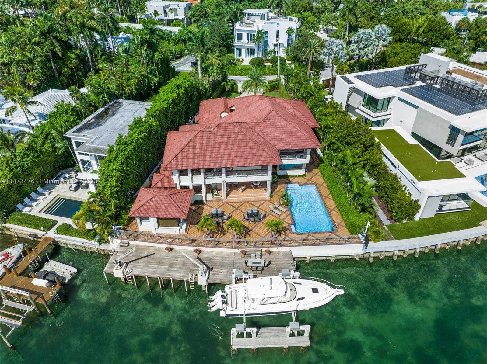 жилой дом в пляж Майами, Флорида 12311156