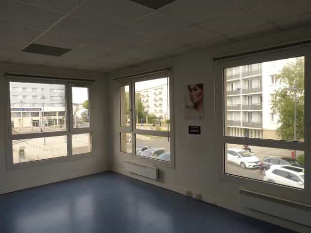 Office in Saint-Pierre-des-Corps, Centre-Val de Loire 12311685