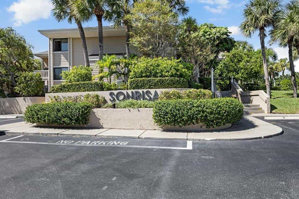 Condominium in Belleair-strand, Florida 12313326