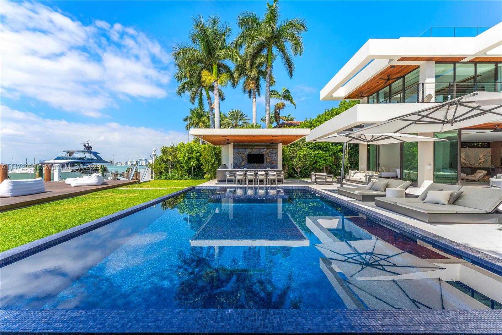Rumah di Miami Beach, Florida 12313574